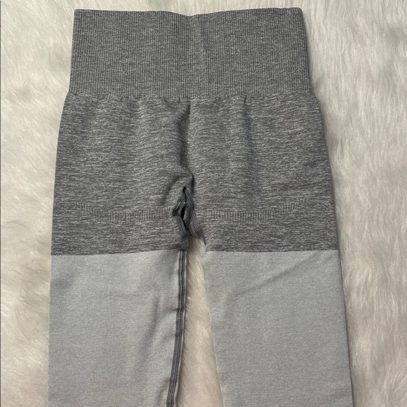 Colorblock Workout Set - Picture 6 of 8